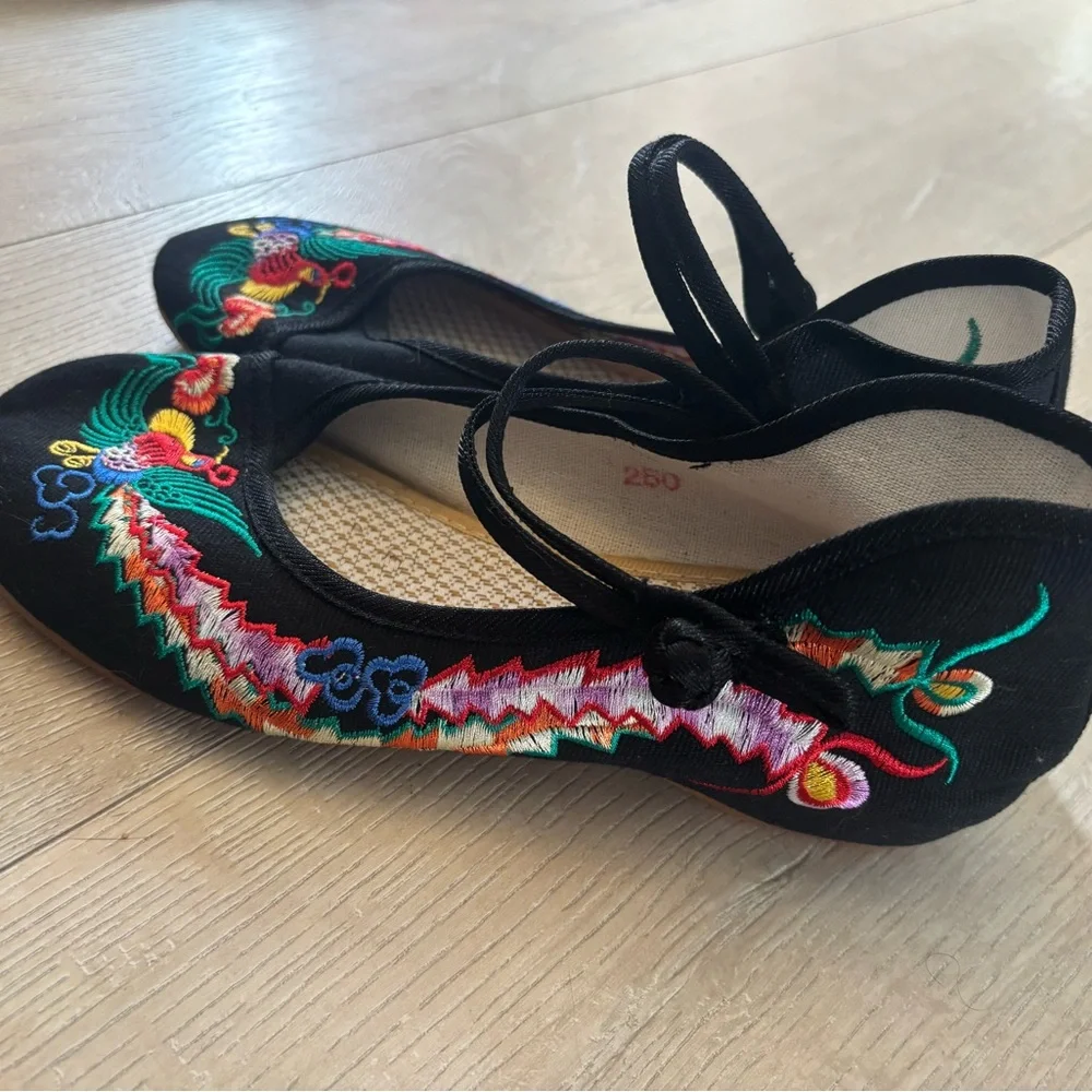 N/A comfortable black